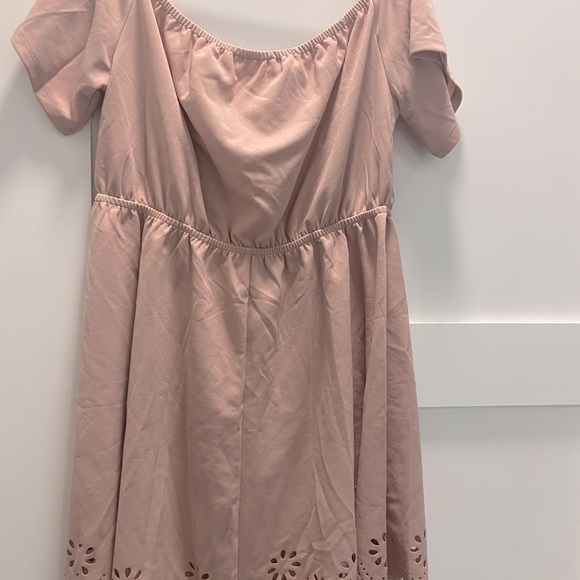 Dress, Off the Shoulder - Picture 3 of 3